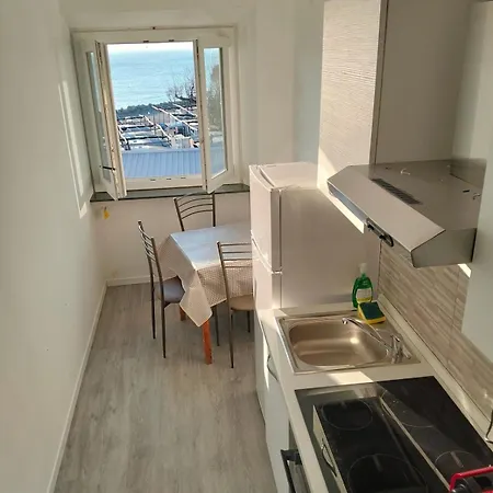 4 Finestre Sul Mare Lägenhet *